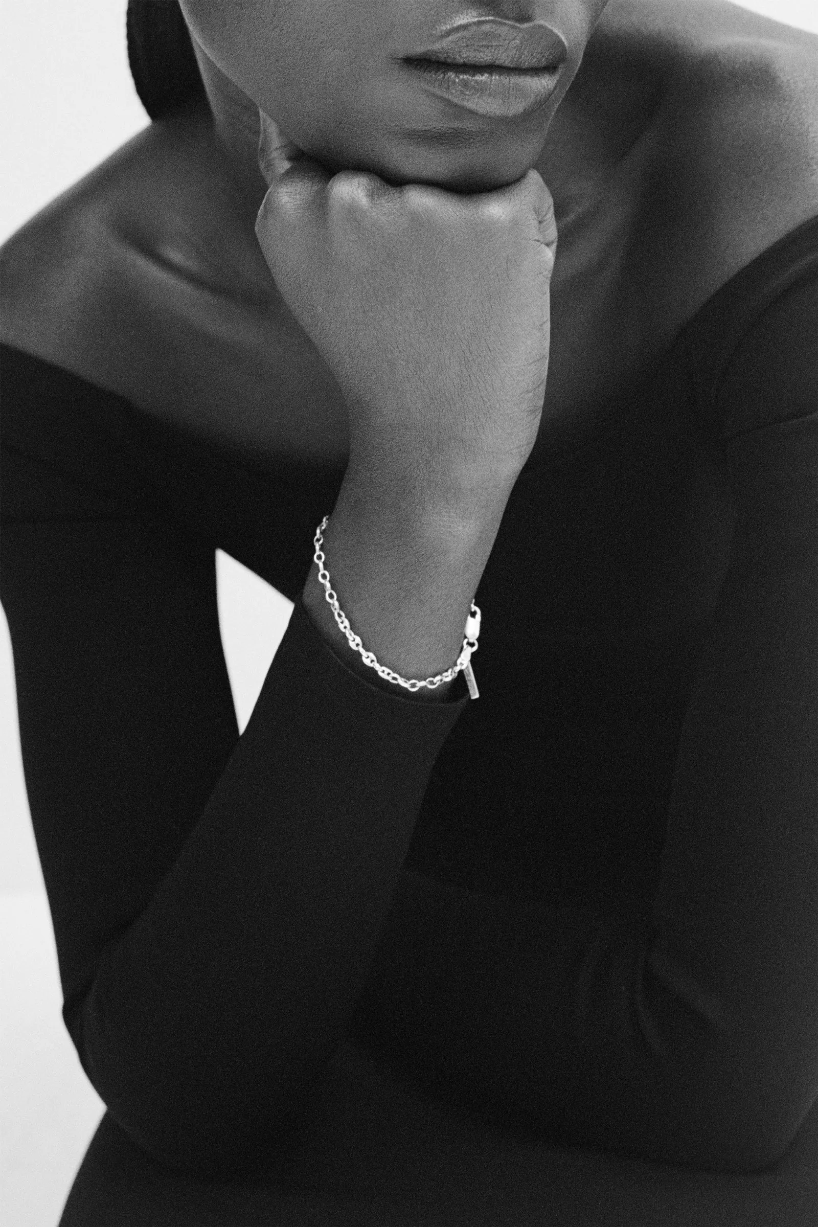 CLASSIC DELICATE CHAIN BRACELET