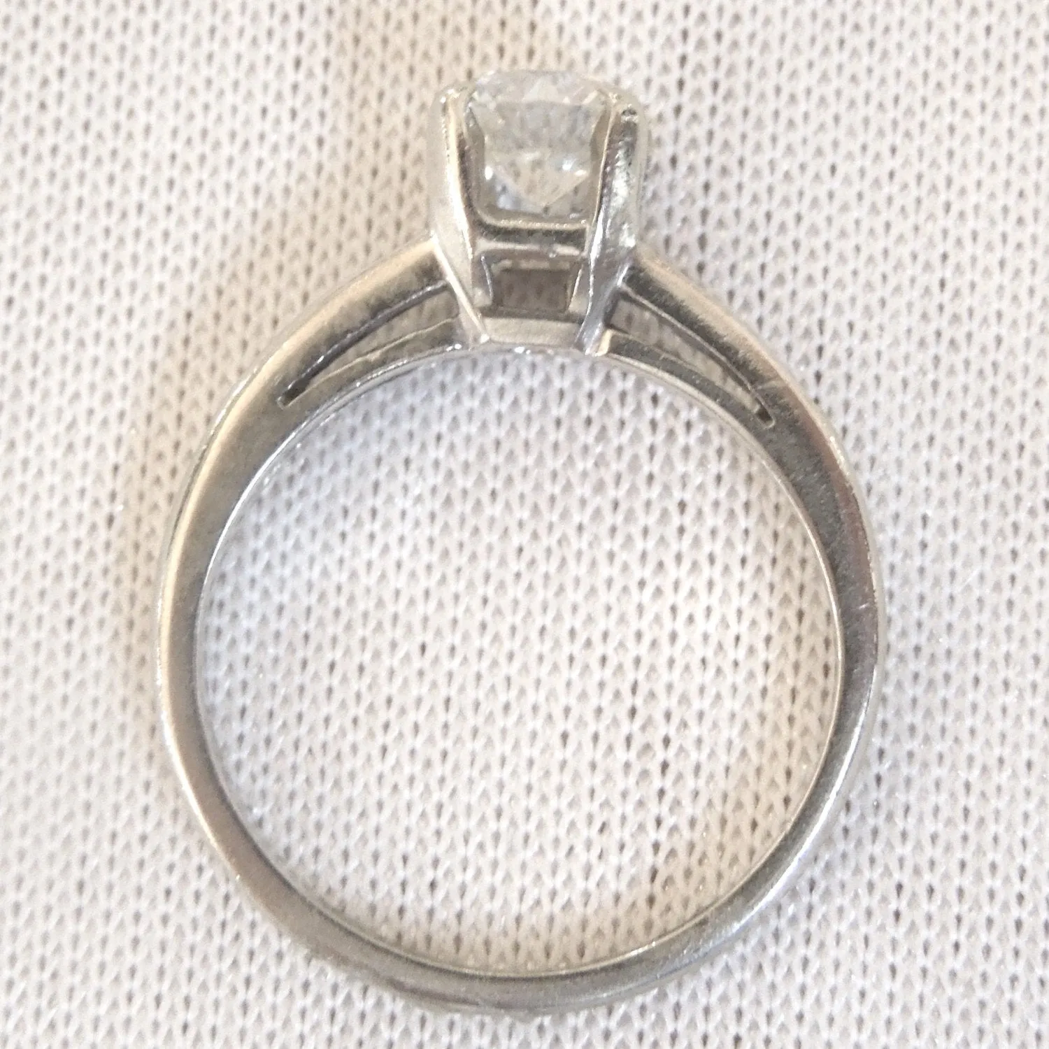 Elegant 0.65ct Diamond Solitaire in White Gold