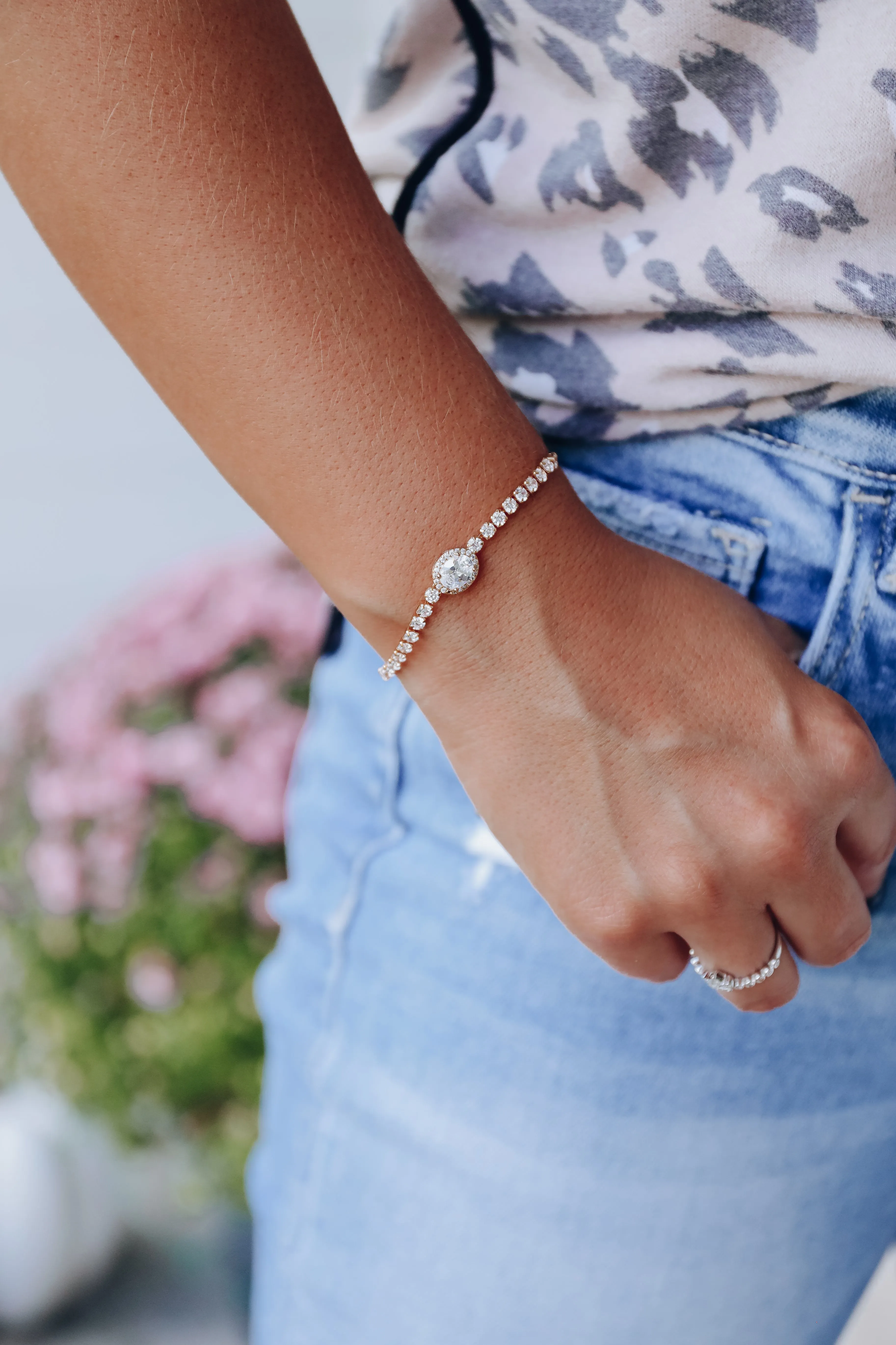 Elegant Crystal Bracelet - Gold