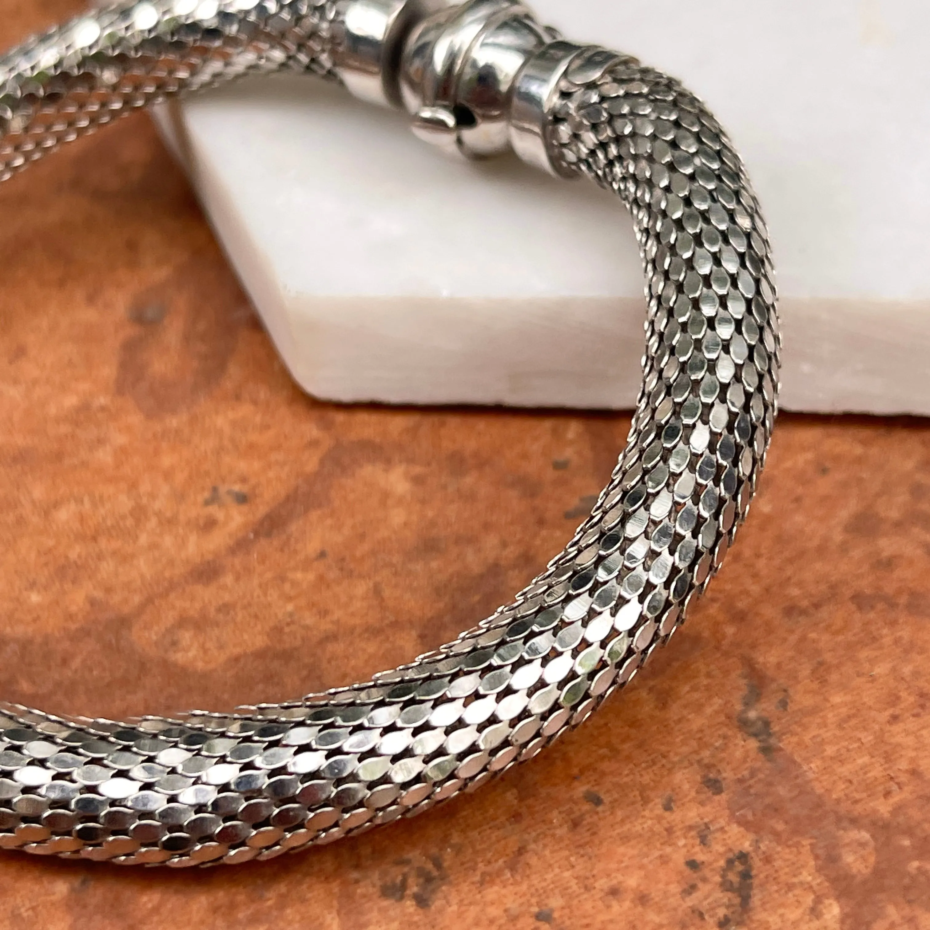 Estate 14KT White Gold Snake Mesh Rounded Bangle Bracelet
