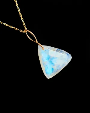 Faceted Trillion Moonstone on a 14k yellow gold infinity bale