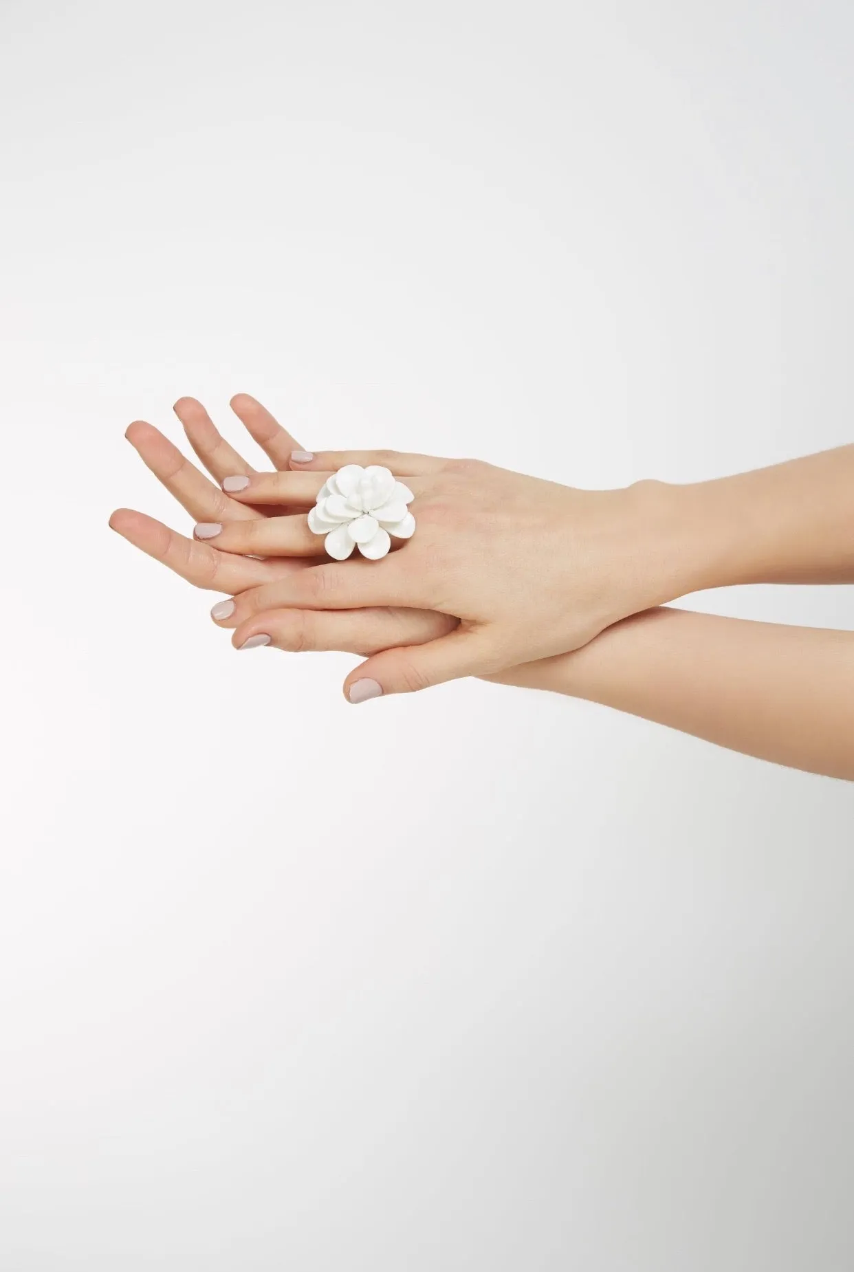 Mediterranean White Hibiscus Silk Effect Adjustable Ring