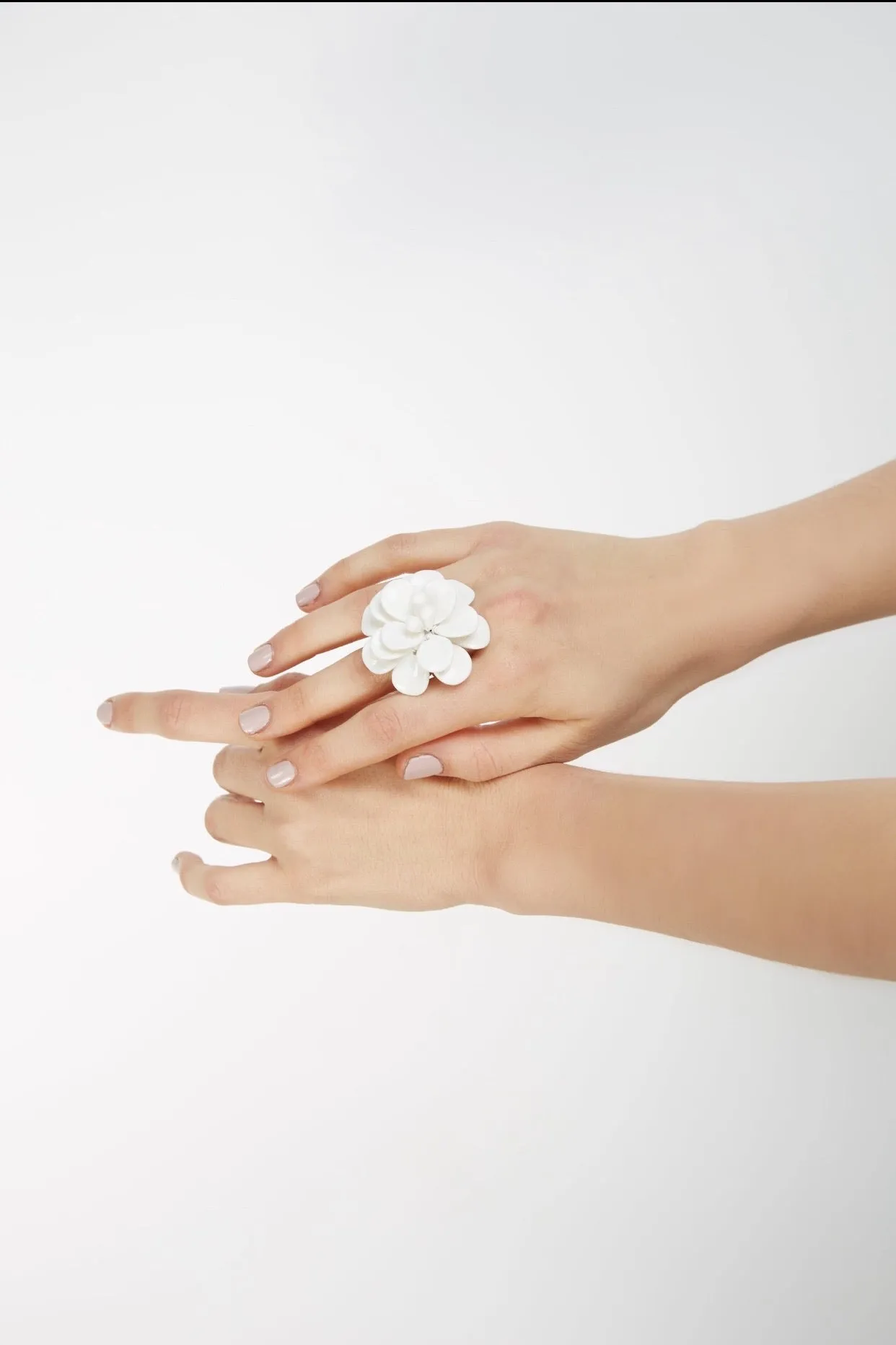 Mediterranean White Hibiscus Silk Effect Adjustable Ring