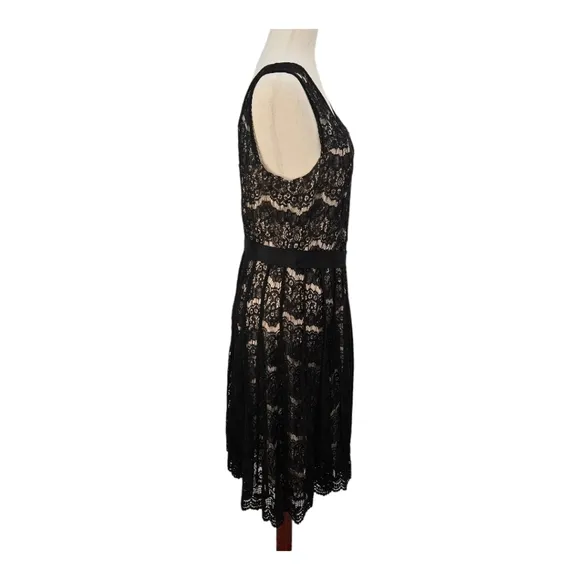 Nanette Lapore Ramona Black Lace Double V Neck Dress Size 8 Black