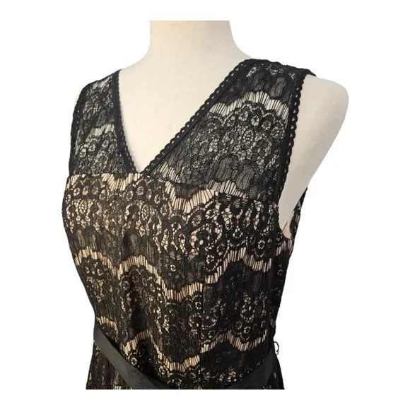 Nanette Lapore Ramona Black Lace Double V Neck Dress Size 8 Black