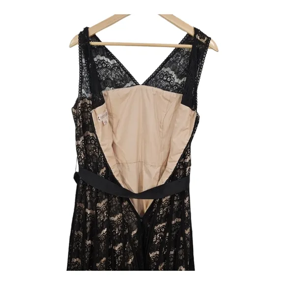 Nanette Lapore Ramona Black Lace Double V Neck Dress Size 8 Black
