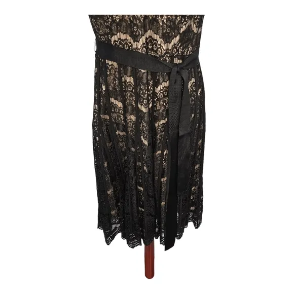 Nanette Lapore Ramona Black Lace Double V Neck Dress Size 8 Black