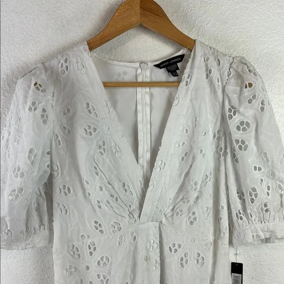 NWT New Maggy London White Eyelet puff sleeve button front Dress 4