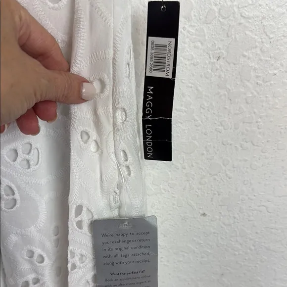 NWT New Maggy London White Eyelet puff sleeve button front Dress 4