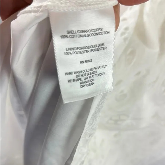 NWT New Maggy London White Eyelet puff sleeve button front Dress 4