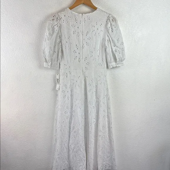 NWT New Maggy London White Eyelet puff sleeve button front Dress 4