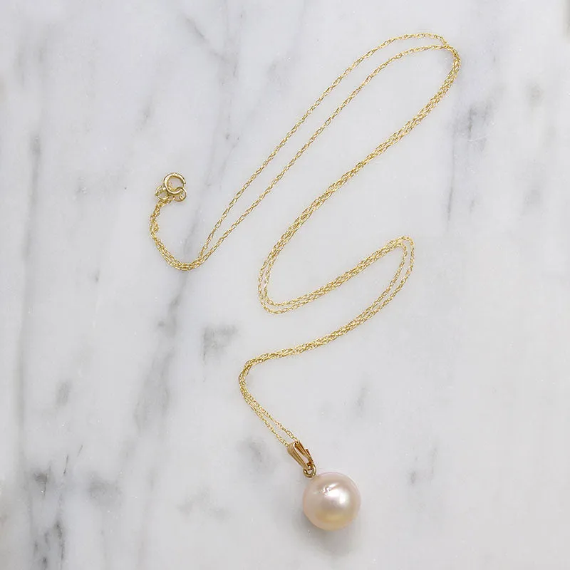 Pearl Solitaire Pendant with Soft Pink Glow