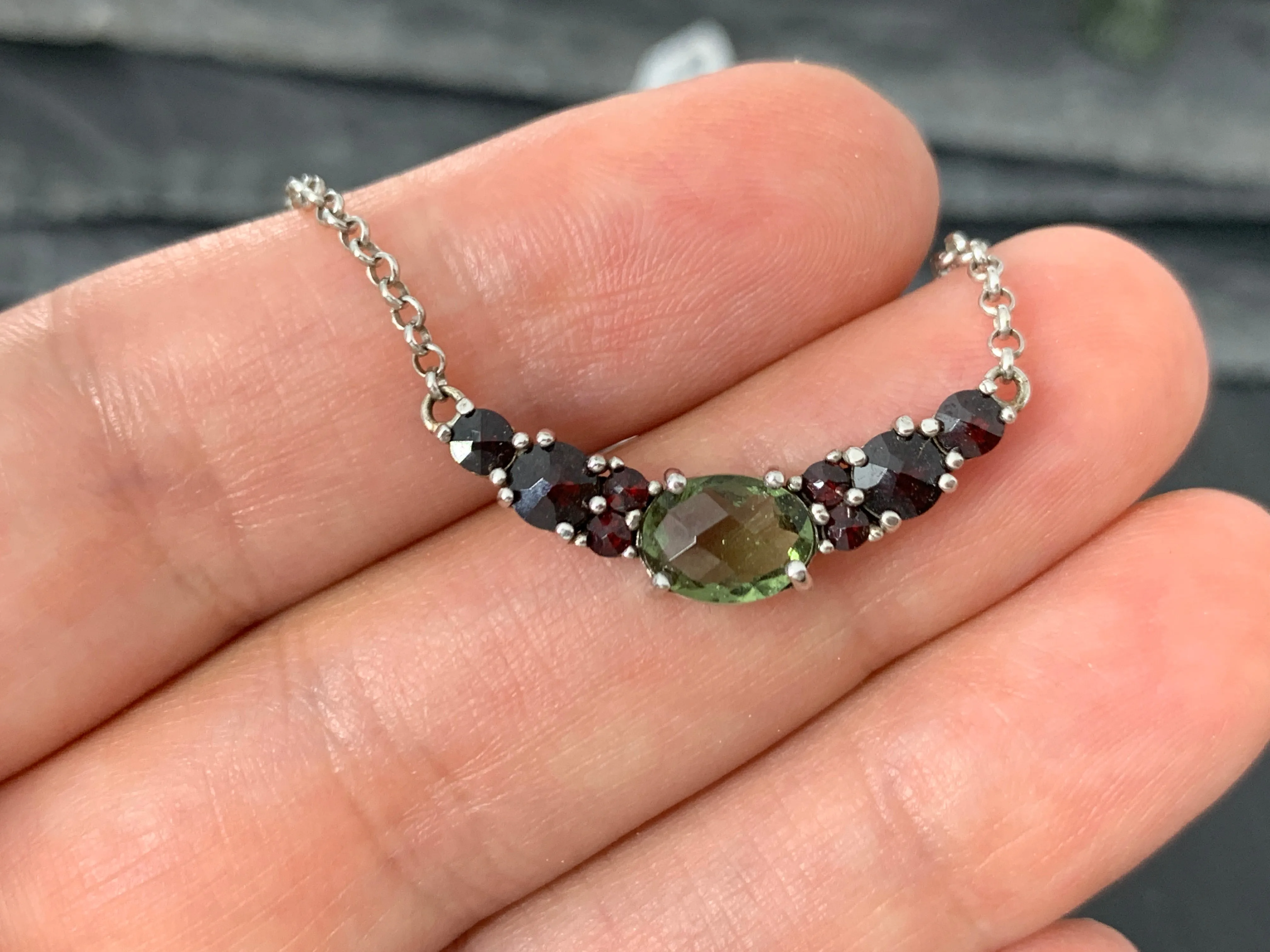 "Regulus" pendant - Moldavite & Garnet Pendant