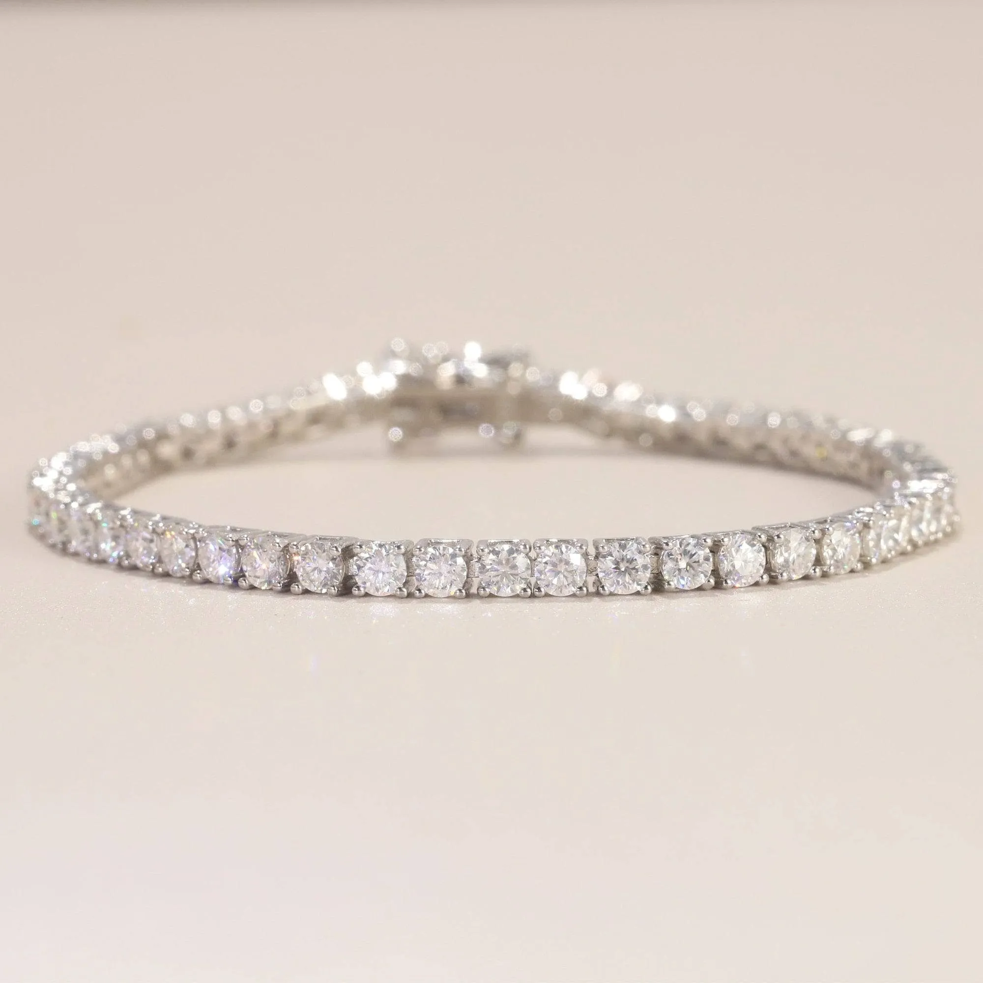 Round Cut Diamond Tennis Bracelet