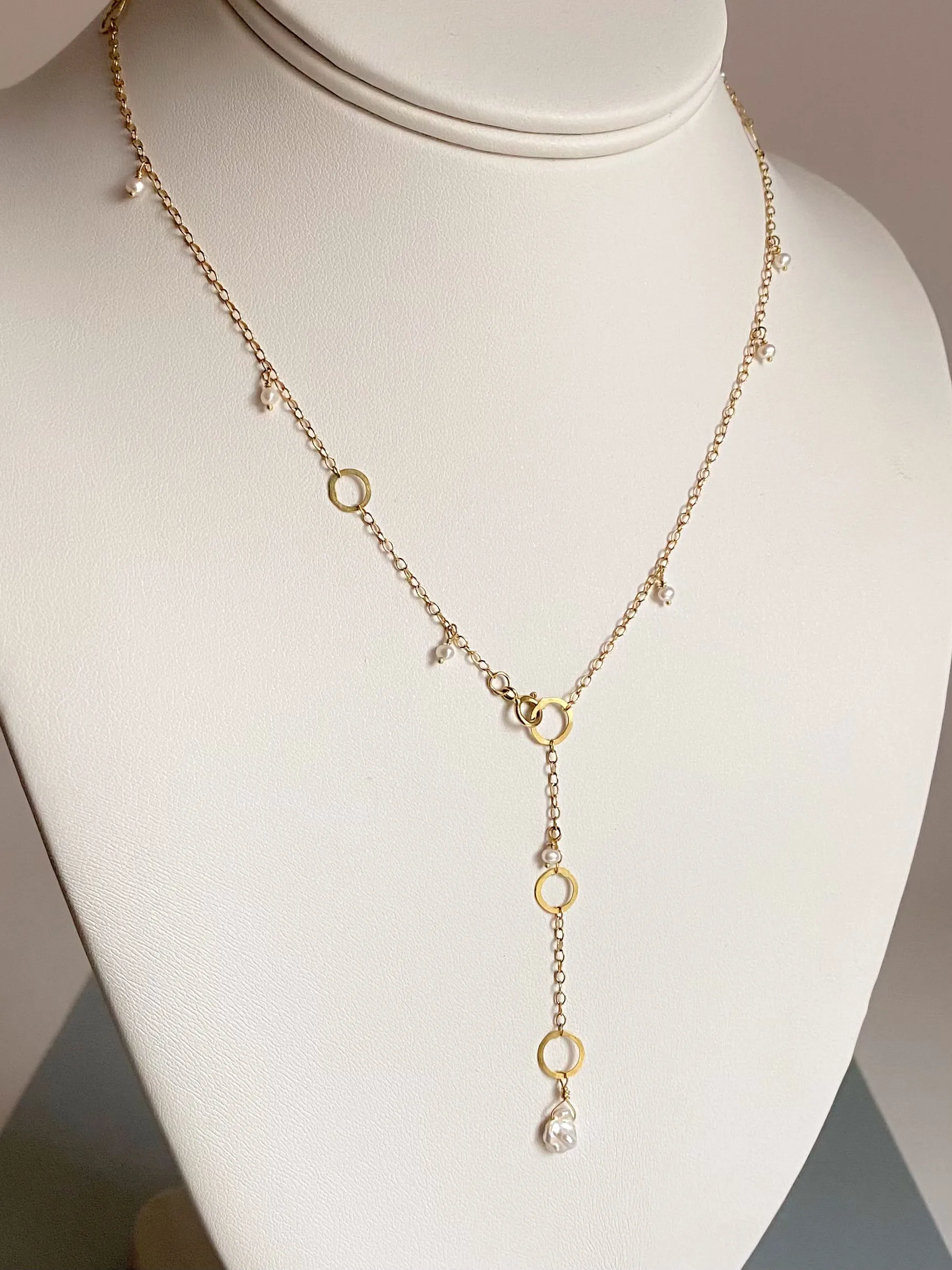 The Delicate Necklace With Circles and Pearls, 18k Gold