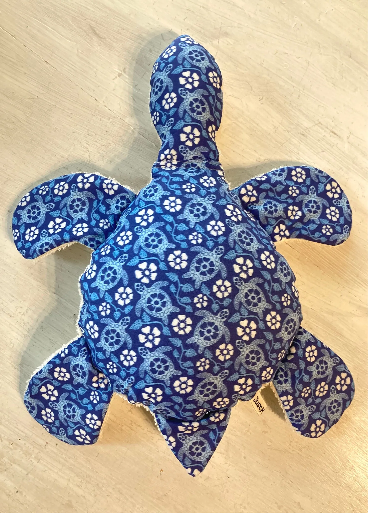 TURTLE - Hawaiian Turtle and Hibiscus