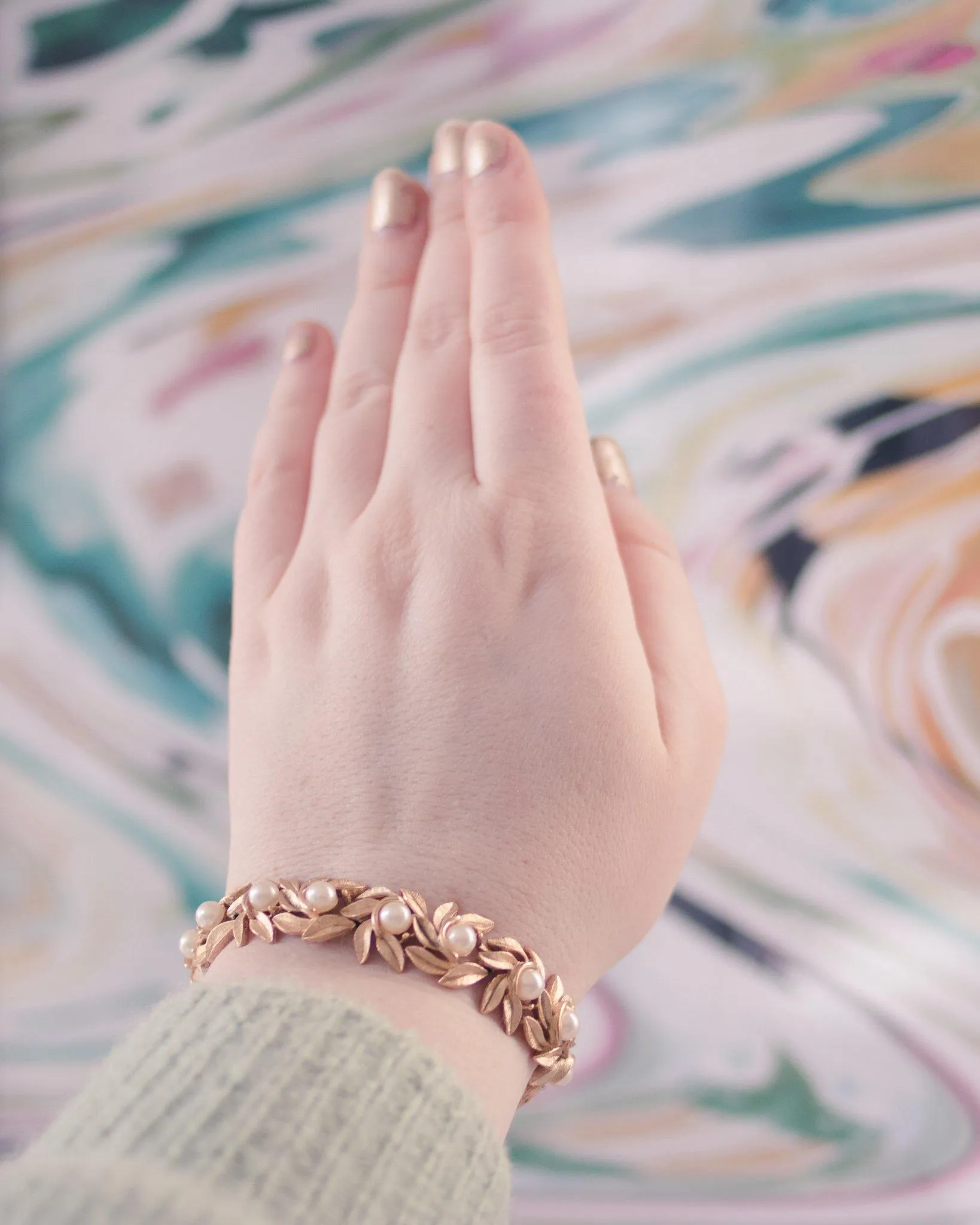 Vintage Avon Faux Pearl and Gold Leaf Link Bracelet